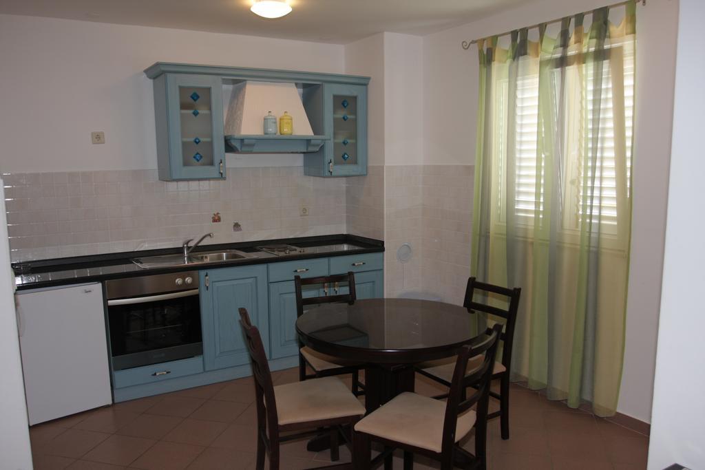 Apartments Ante Makarska Zimmer foto
